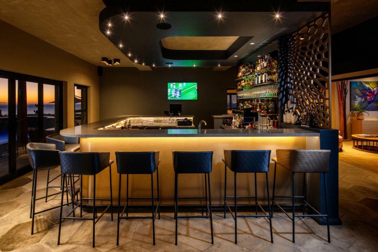 스카이 빌라 부티크 호텔 플레튼버그 베이 외부 사진 The bar at the 101 Sky Lounge