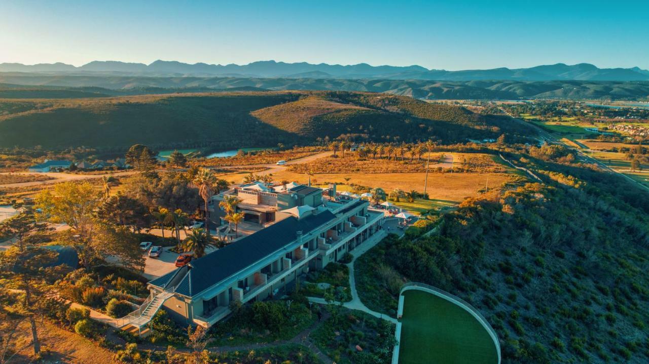 스카이 빌라 부티크 호텔 플레튼버그 베이 외부 사진 Aerial view of the hotel