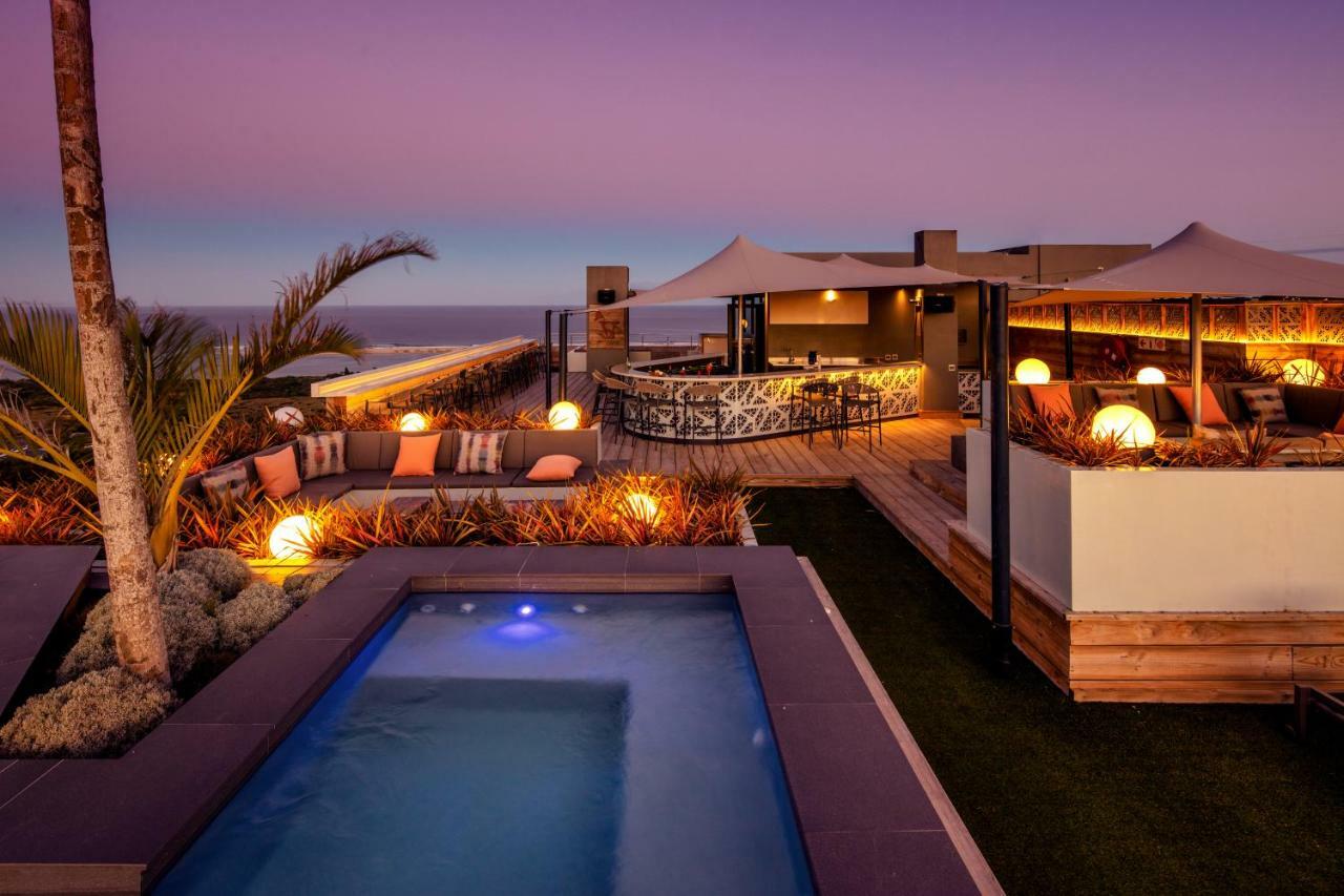 스카이 빌라 부티크 호텔 플레튼버그 베이 외부 사진 The Cape Town rooftop bar