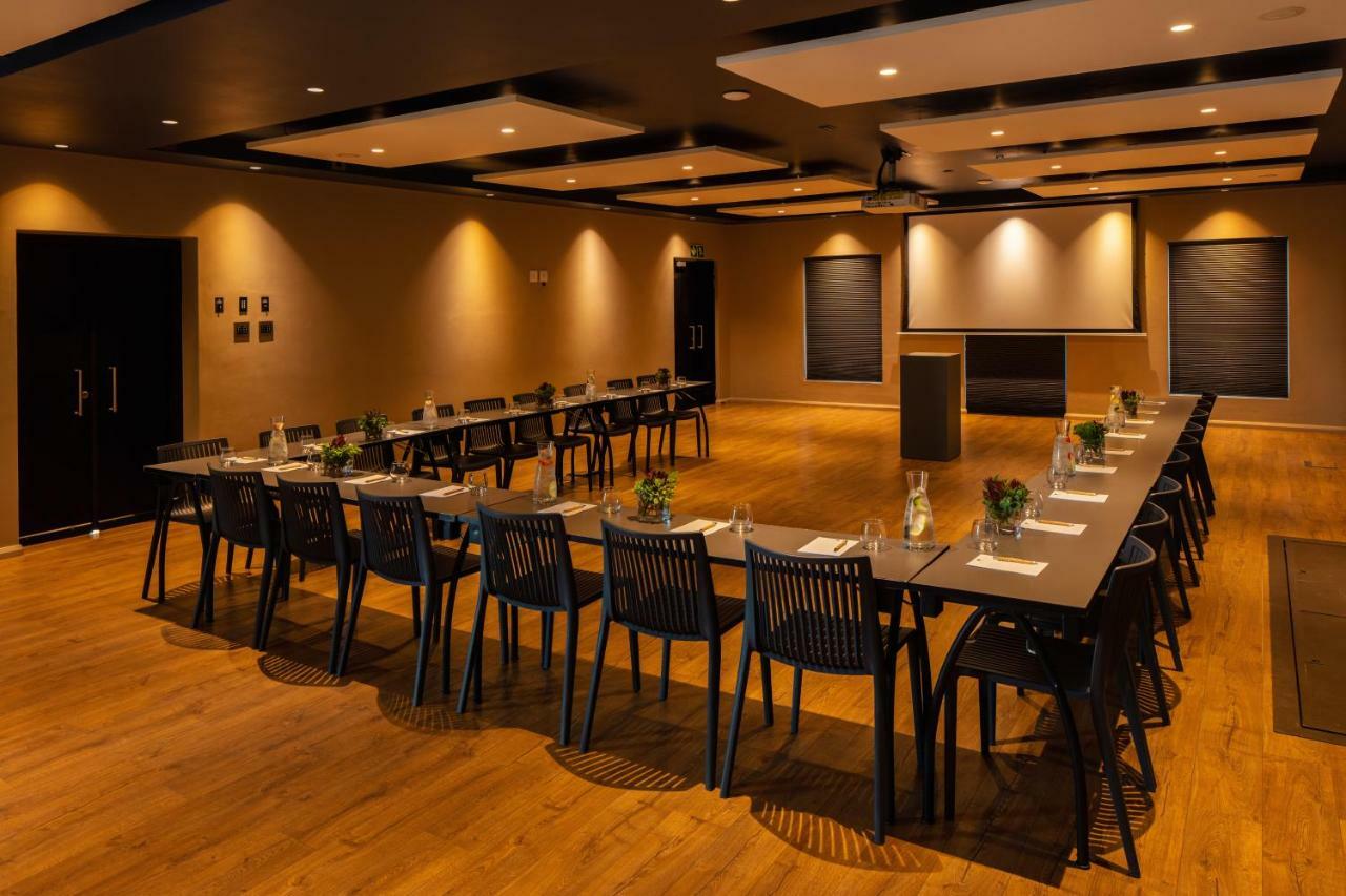 스카이 빌라 부티크 호텔 플레튼버그 베이 외부 사진 Meeting room