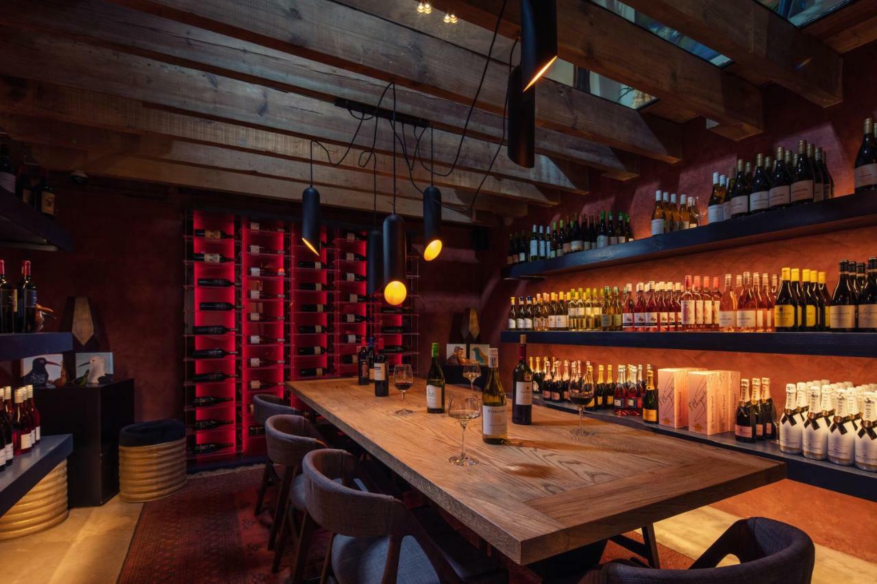 스카이 빌라 부티크 호텔 플레튼버그 베이 외부 사진 The bar at the restaurant