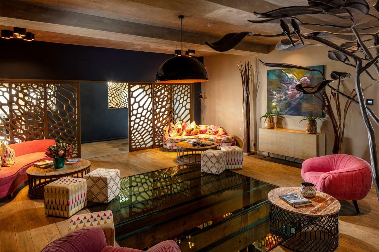 스카이 빌라 부티크 호텔 플레튼버그 베이 외부 사진 The interior of the restaurant